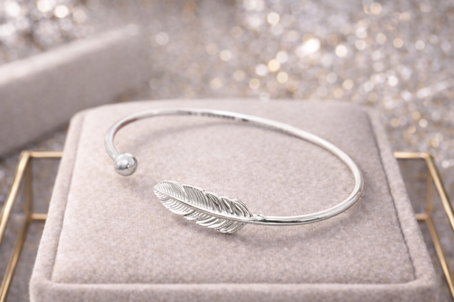 Elegant Women's Feather Bracelet with Minimalist Design